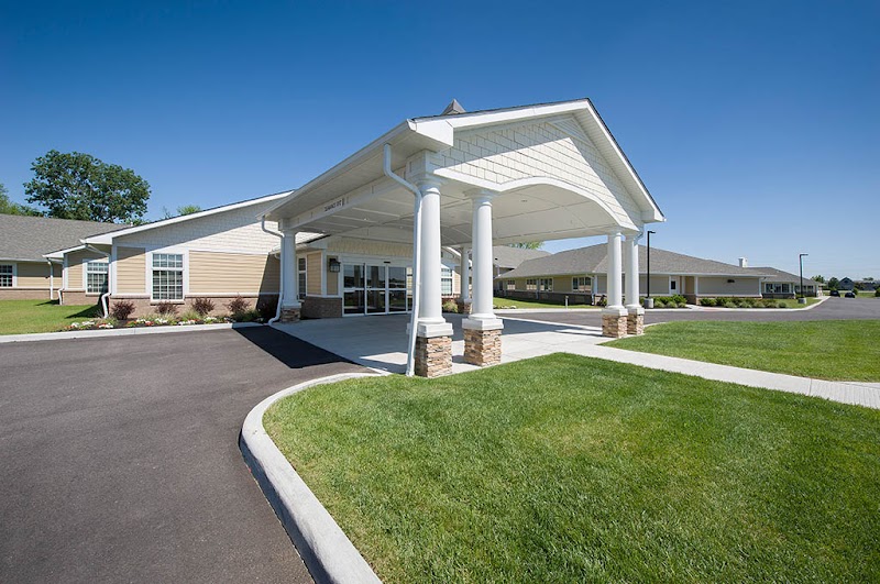HAMILTON POINTE HEALTH AND REHAB nursing home in NEWBURGH, IN - Photo 3 of 5