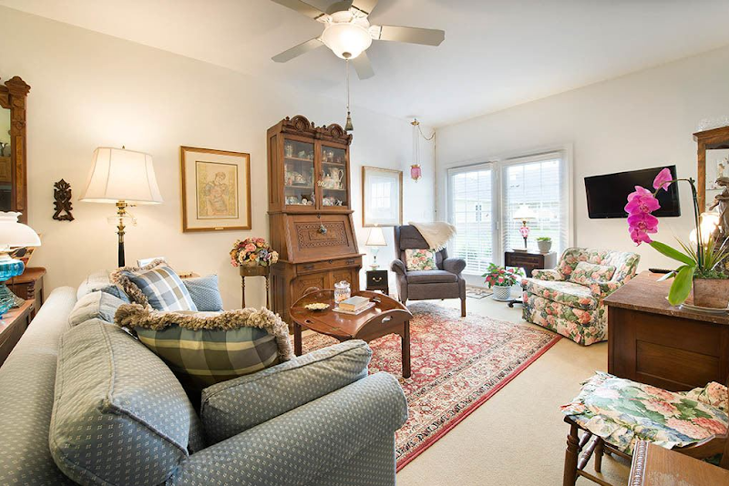 HAMILTON POINTE HEALTH AND REHAB nursing home in NEWBURGH, IN - Photo 5 of 5