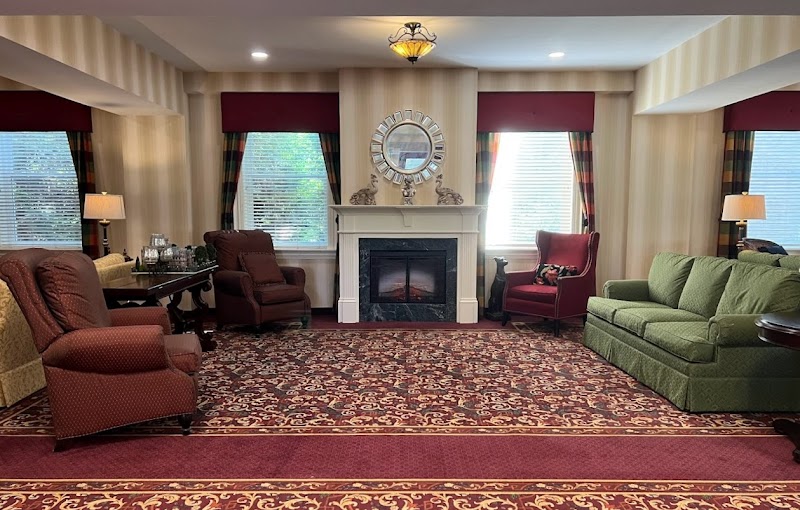 VILLAGES AT HISTORIC SILVERCREST THE nursing home in NEW ALBANY, IN - Photo 3 of 10