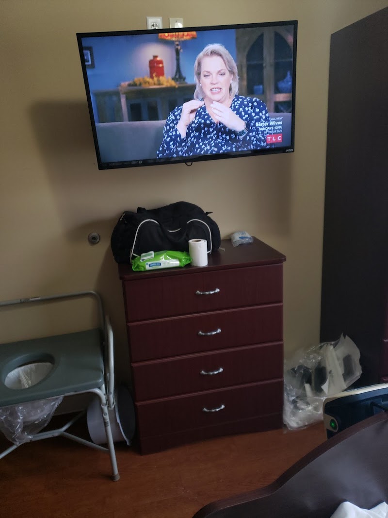 BROOKE KNOLL VILLAGE nursing home in AVON, IN - Photo 3 of 5