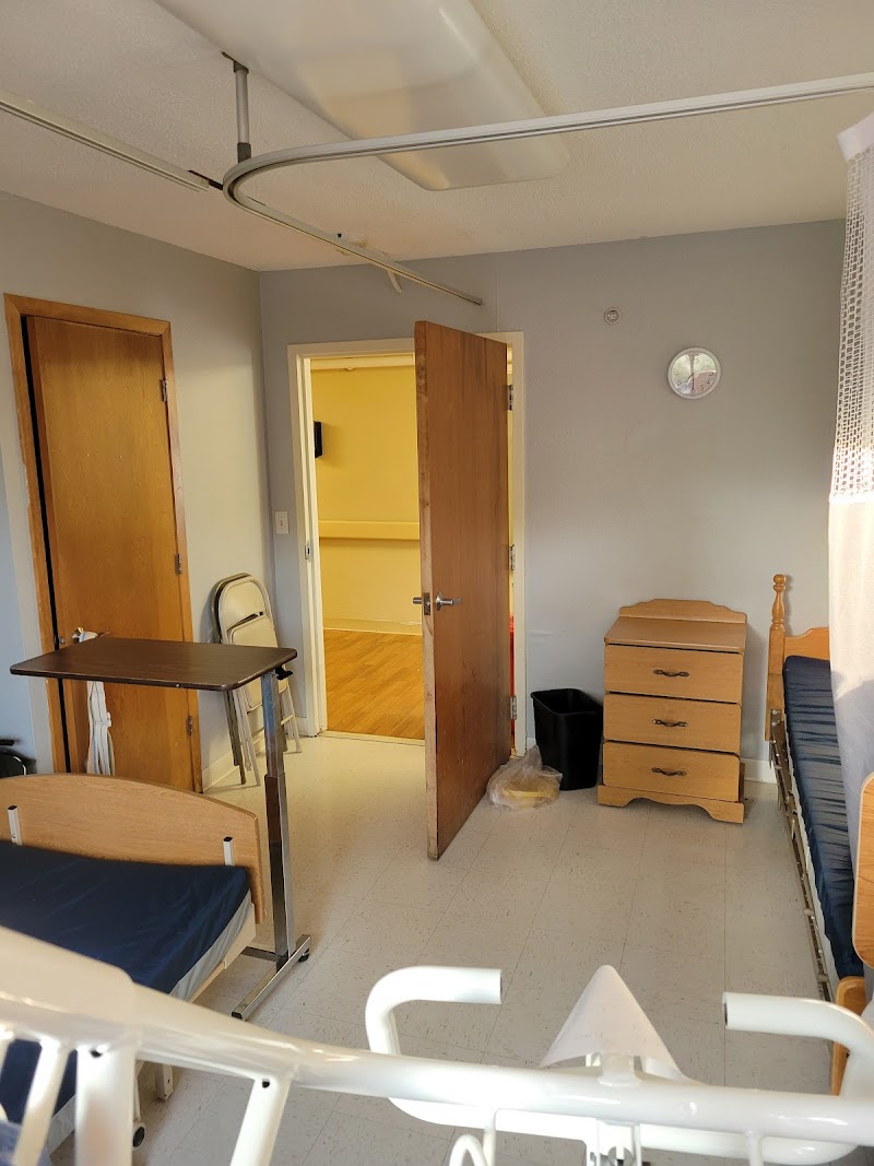 Iowa City Rehab & Health Care nursing home in Iowa City, IA - Photo 3 of 5