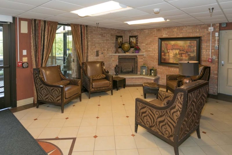 Rehabilitation Center of Des Moines nursing home in DES MOINES, IA - Photo 3 of 5