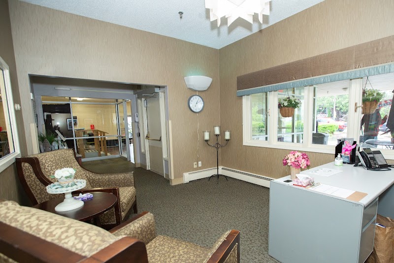 Ivy at Davenport nursing home in Davenport, IA - Photo 4 of 5