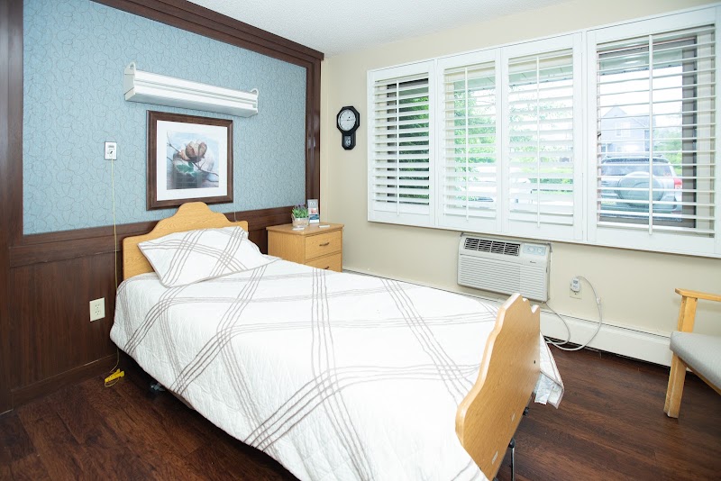 Ivy at Davenport nursing home in Davenport, IA - Photo 5 of 5