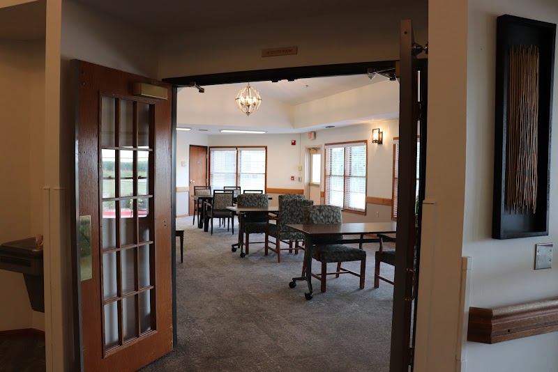 Oakview Nursing and Rehabilitation nursing home in Burlington, IA - Photo 3 of 5