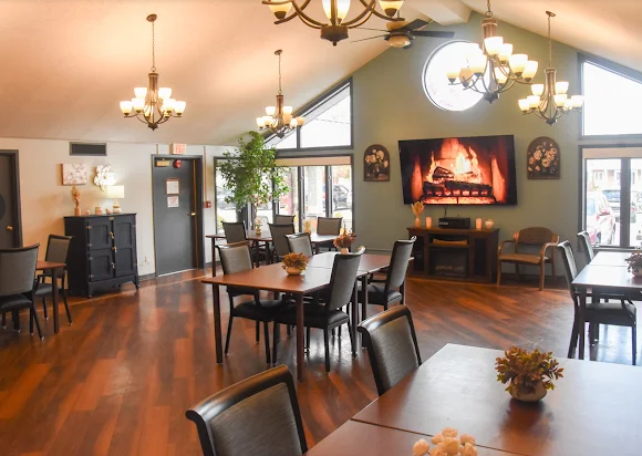 West Ridge Care Center nursing home in CEDAR RAPIDS, IA - Photo 2 of 10