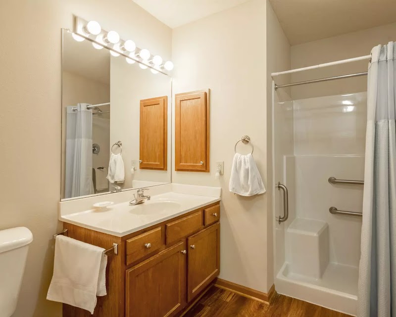 Independence Village of Waukee nursing home in Waukee, IA - Photo 4 of 10