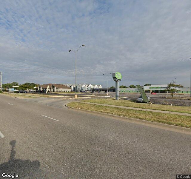 LEGACY AT COLLEGE HILL nursing home in WICHITA, KS - Photo 2 of 2