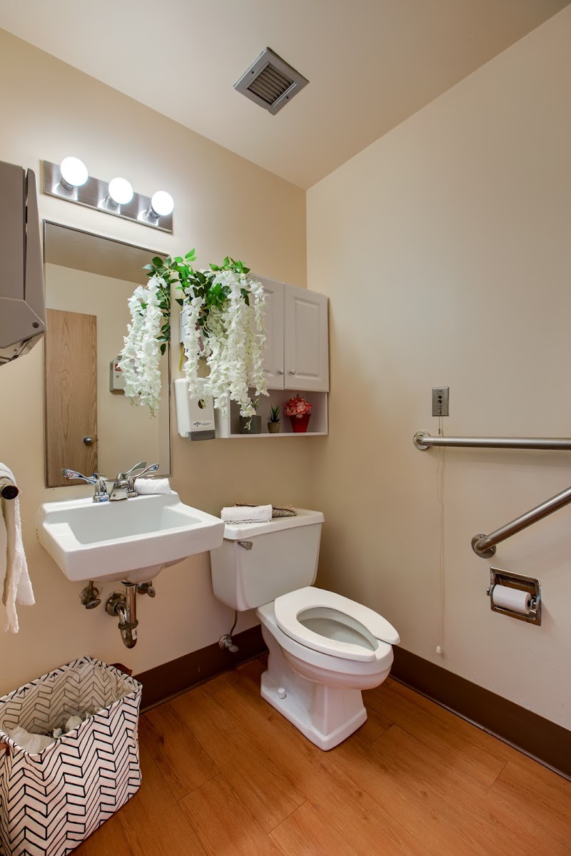 MERRIAM GARDENS HEALTHCARE & REHABILITATION nursing home in MERRIAM, KS - Photo 5 of 5