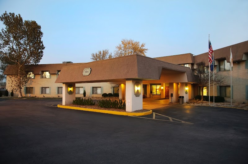 GARDEN TERRACE AT OVERLAND PARK nursing home in OVERLAND PARK, KS - Photo 2 of 5