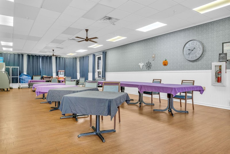 KENWOOD VIEW HEALTHCARE AND REHABILITATION CENTER nursing home in SALINA, KS - Photo 3 of 5