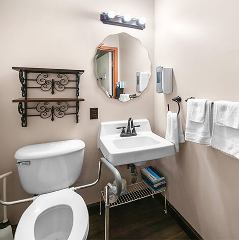 GOOD SAMARITAN SOCIETY - HUTCHINSON VILLAGE nursing home in HUTCHINSON, KS - Photo 3 of 5