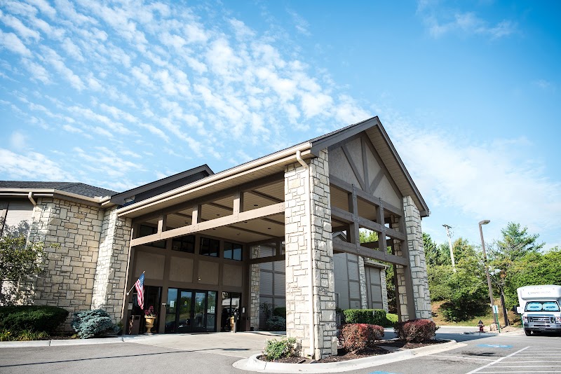 SHAWNEE GARDENS HEALTHCARE & REHAB CENTER nursing home in SHAWNEE, KS - Photo 2 of 5