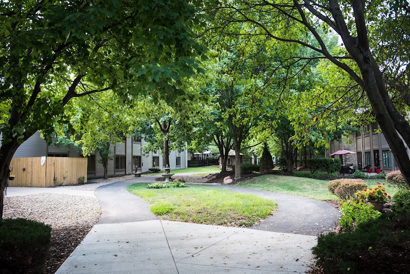 SHAWNEE GARDENS HEALTHCARE & REHAB CENTER nursing home in SHAWNEE, KS - Photo 4 of 5