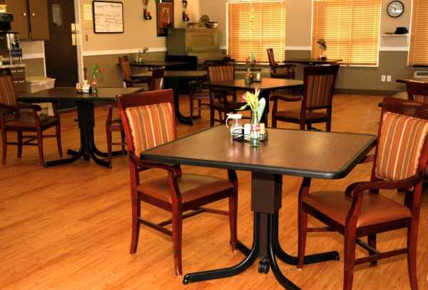 BONNER SPRINGS NURSING & REHAB CENTER nursing home in BONNER SPRINGS, KS - Photo 2 of 4