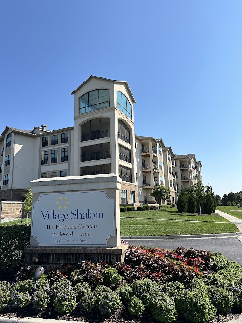 VILLAGE SHALOM INC nursing home in OVERLAND PARK, KS - Photo 3 of 5