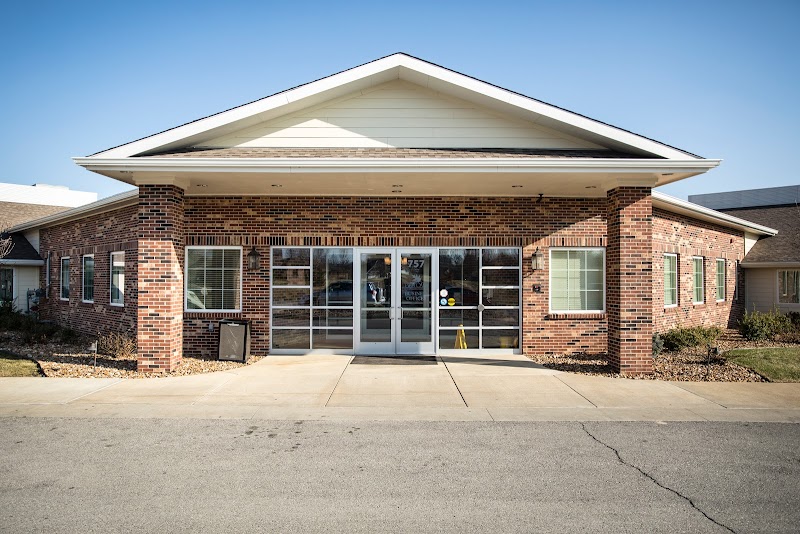 TWIN OAKS HEALTH AND REHAB nursing home in LANSING, KS - Photo 5 of 10