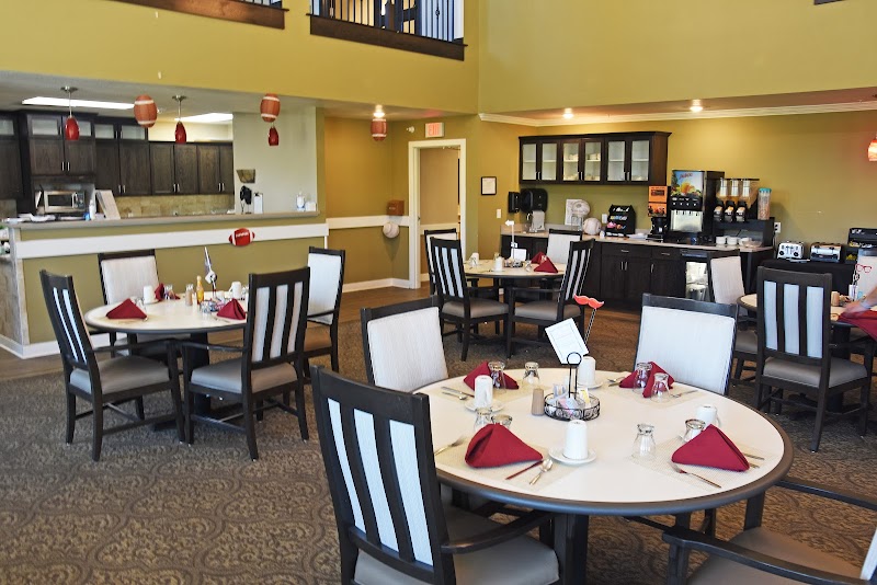 COLONIAL VILLAGE nursing home in OVERLAND PARK, KS - Photo 3 of 5