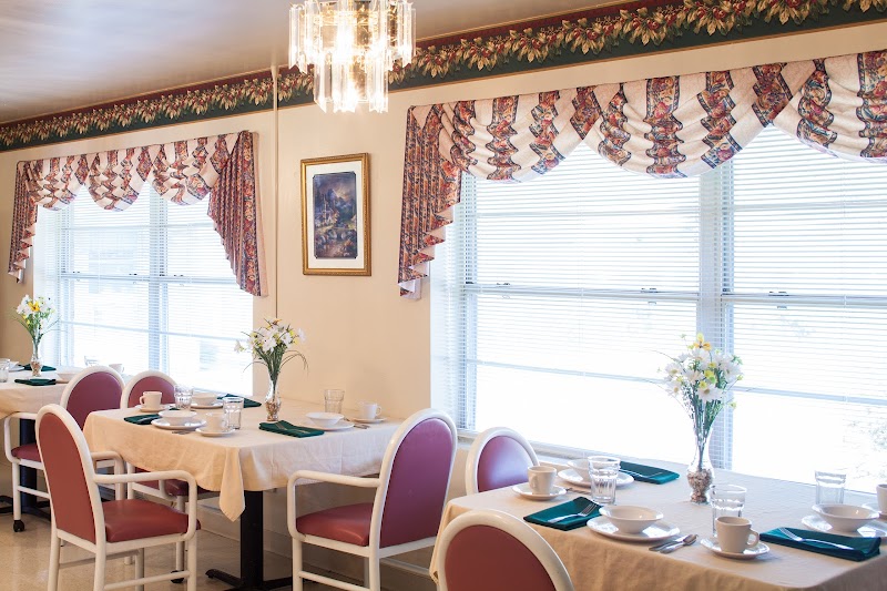 Colonial Nursing and Rehabilitation Center nursing home in Bowling Green, KY - Photo 4 of 5