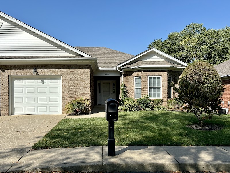 Wesley Manor nursing home in Louisville, KY - Photo 2 of 10