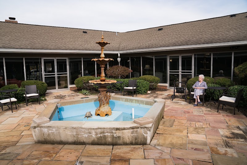 Wesley Manor nursing home in Louisville, KY - Photo 5 of 10