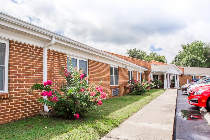 SIGNATURE HEALTHCARE OF MONROE COUNTY REHAB & WELL nursing home in TOMPKINSVILLE, KY - Photo 2 of 10