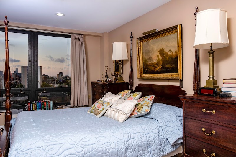 Treyton Oak Towers nursing home in Louisville, KY - Photo 3 of 5