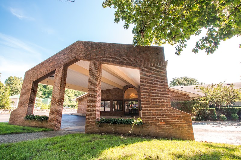 Signature Healthcare at Heritage Hall Rehab & Well nursing home in Lawrenceburg, KY - Photo 3 of 5