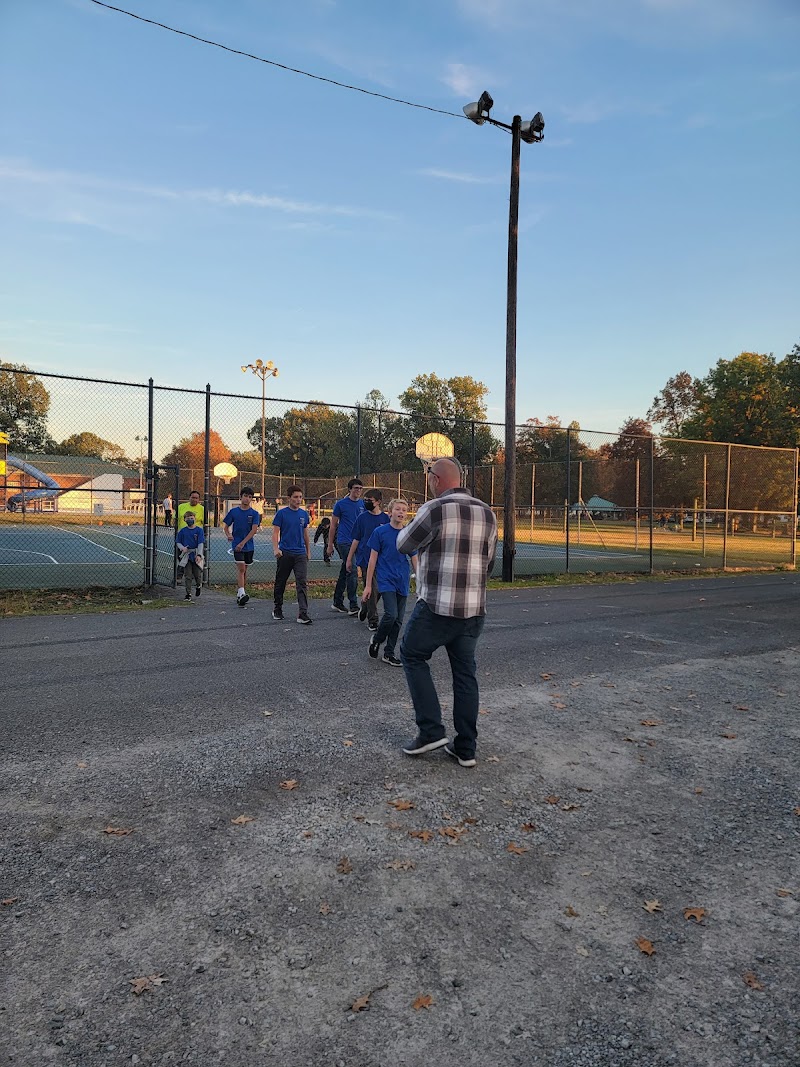 STONECREEK HEALTH AND REHABILITATION nursing home in PADUCAH, KY - Photo 4 of 5