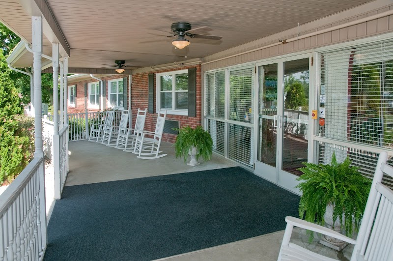 LIFE CARE CENTER OF LA CENTER nursing home in LA CENTER, KY - Photo 3 of 10