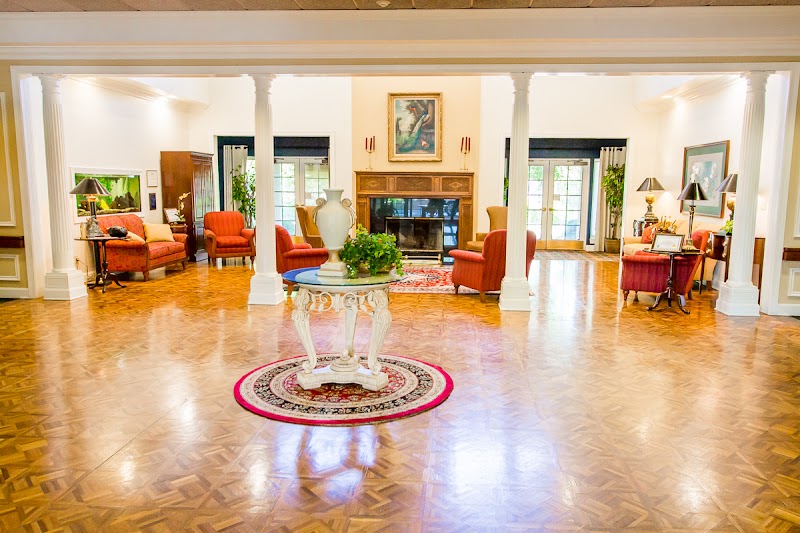 Signature Healthcare at Jefferson Place Rehab & We nursing home in Louisville, KY - Photo 4 of 10