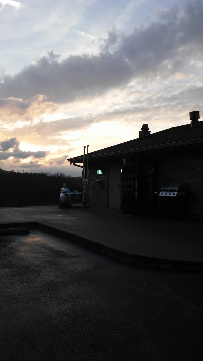 Corbin Health and Rehabilitation Center nursing home in Corbin, KY - Photo 2 of 3