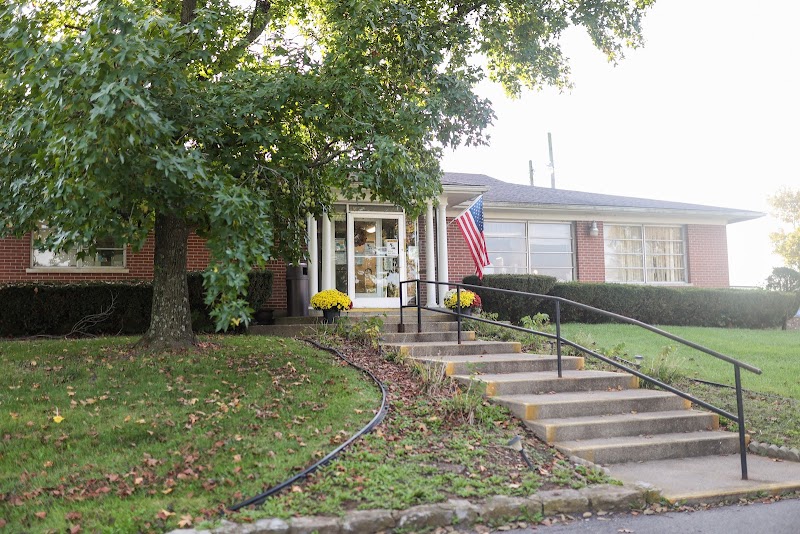 Edgemont Healthcare nursing home in Cynthiana, KY - Photo 2 of 4