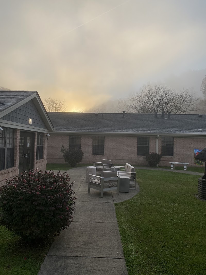 Elliott Nursing and Rehabilitation nursing home in Sandy Hook, KY - Photo 3 of 5