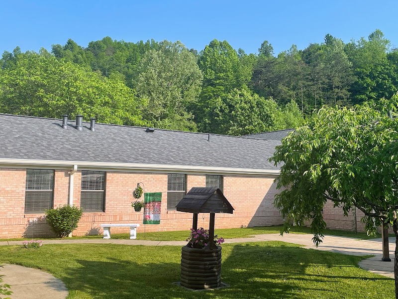 Elliott Nursing and Rehabilitation nursing home in Sandy Hook, KY - Photo 4 of 5