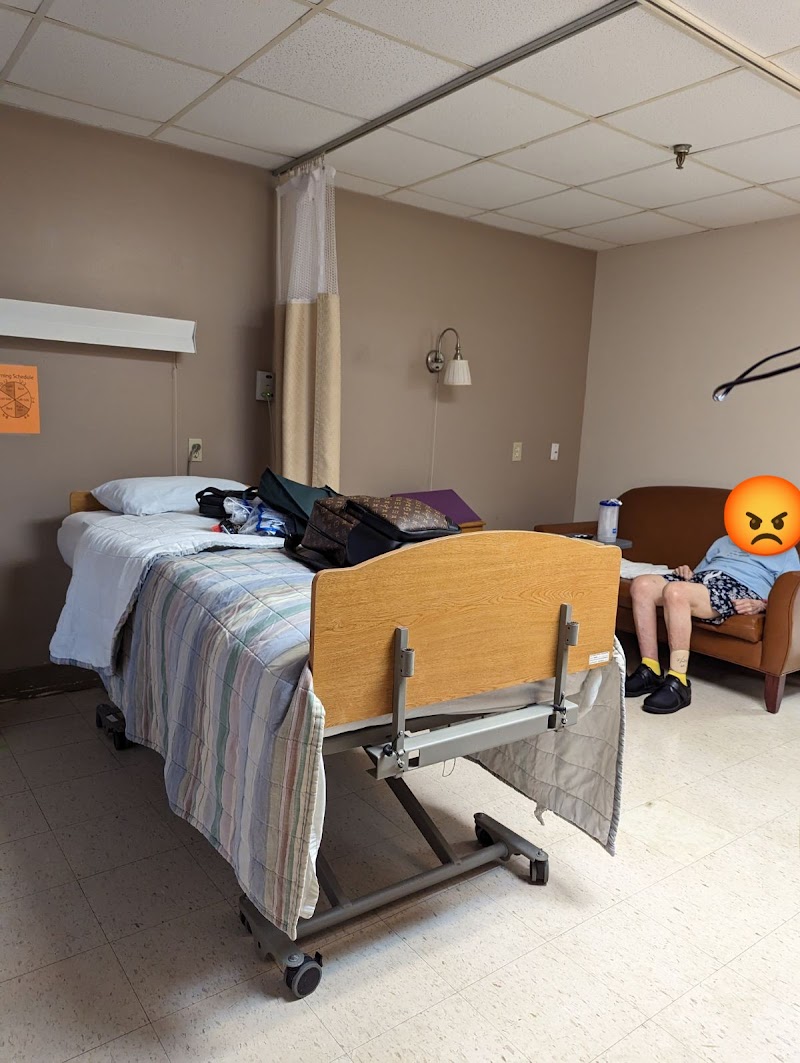 Metairie Health Care Center nursing home in METAIRIE, LA - Photo 2 of 3