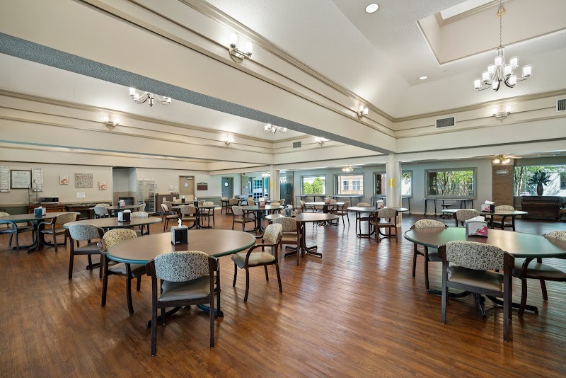 GRAND COVE NURSING & REHABILITATION CENTER nursing home in LAKE CHARLES, LA - Photo 4 of 10