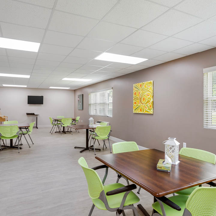 Holly Hill House nursing home in Sulphur, LA - Photo 5 of 5