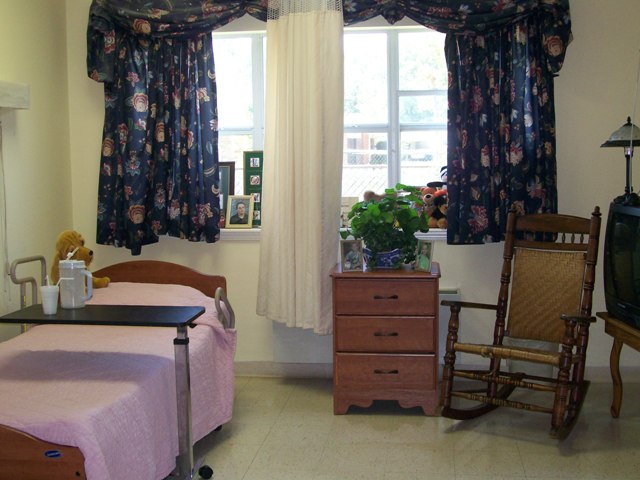 Capitol House Nursing and Rehab Center nursing home in Baton Rouge, LA - Photo 3 of 5