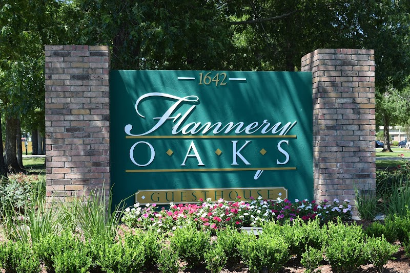FLANNERY OAKS GUEST HOUSE nursing home in BATON ROUGE, LA - Photo 2 of 5