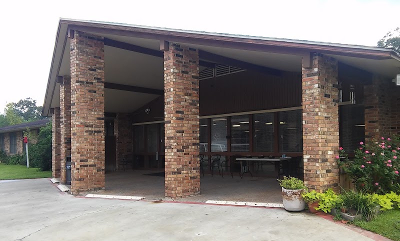 THE CARE CENTER OF DEQUINCY nursing home in DEQUINCY, LA - Photo 3 of 5