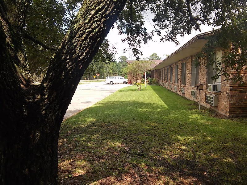 THE CARE CENTER OF DEQUINCY nursing home in DEQUINCY, LA - Photo 4 of 5