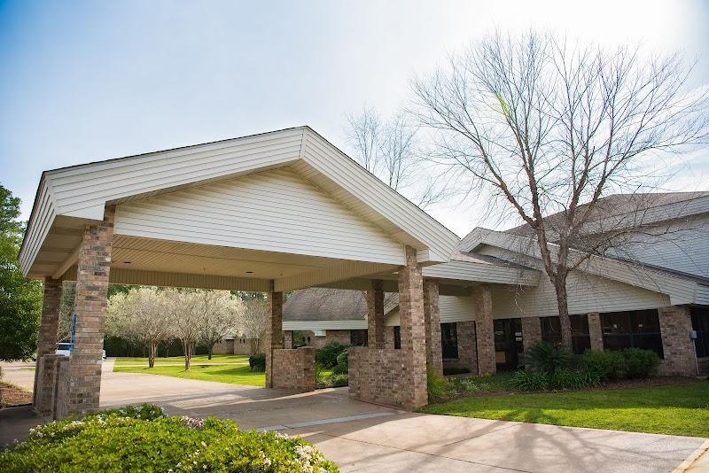 THE OAKS CARE CENTER nursing home in PINEVILLE, LA - Photo 2 of 5