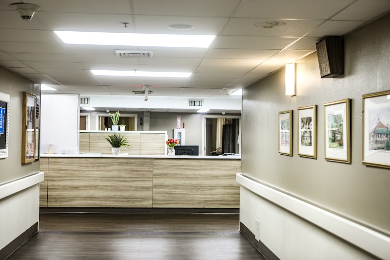 Colonial Oaks Living Center nursing home in METAIRIE, LA - Photo 3 of 5