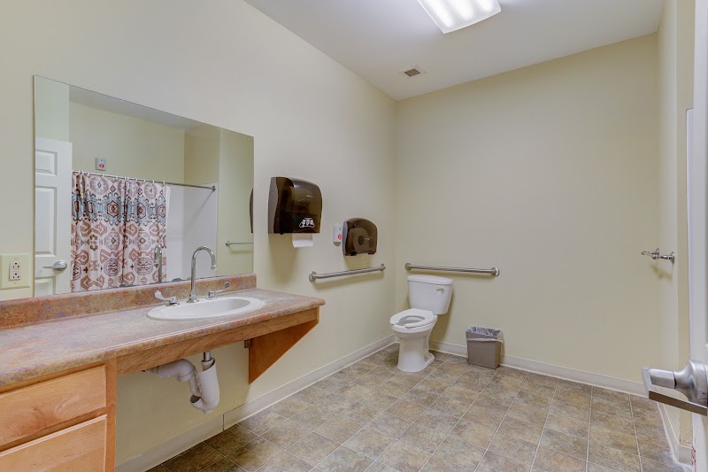 LANDMARK OF RAYNE nursing home in RAYNE, LA - Photo 4 of 5