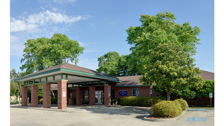 ST CLARE MANOR NURSING AND REHABILITATION nursing home in BATON ROUGE, LA - Photo 2 of 5