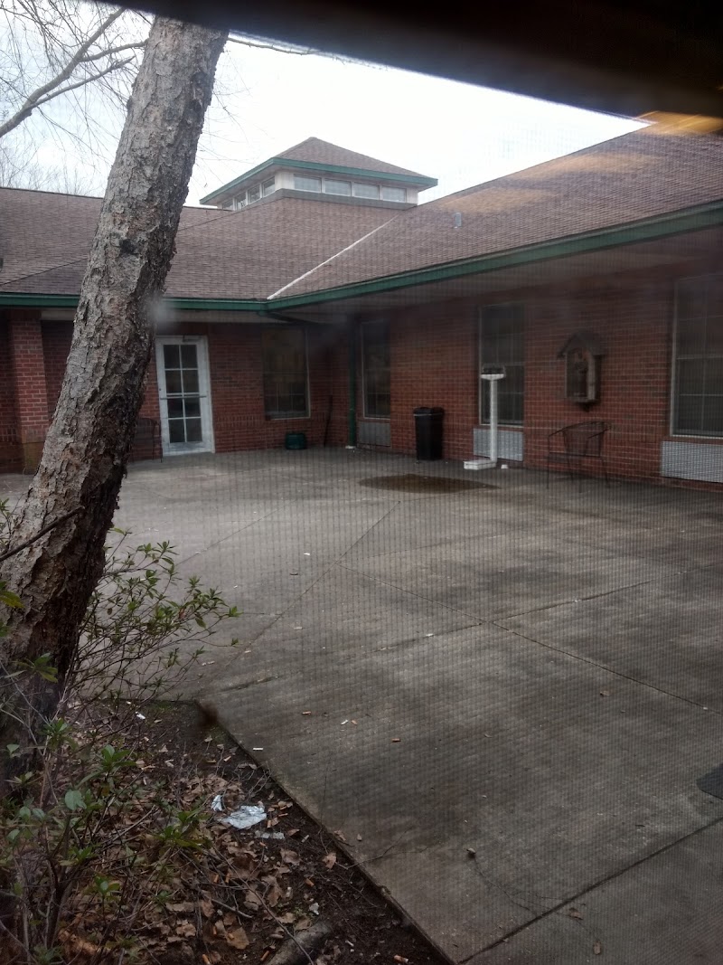 ST CLARE MANOR NURSING AND REHABILITATION nursing home in BATON ROUGE, LA - Photo 4 of 5