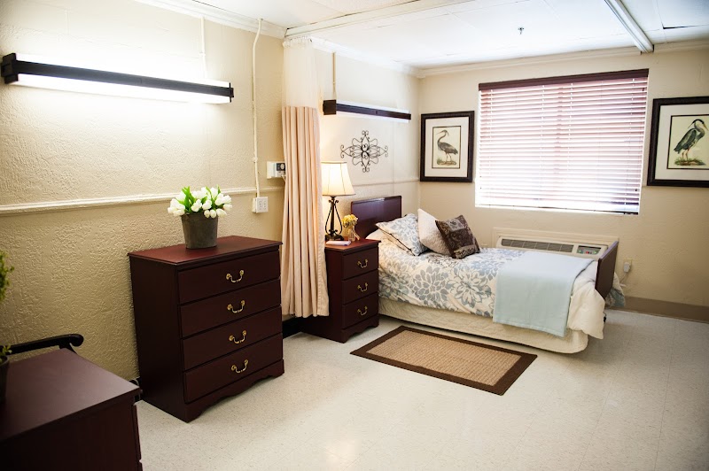 LADY OF THE OAKS RETIREMENT MANOR nursing home in LAFAYETTE, LA - Photo 4 of 10