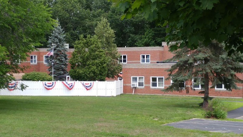 PINNACLE HEALTH & REHAB AT SANFORD nursing home in SANFORD, ME - Photo 2 of 8