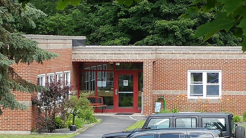 PINNACLE HEALTH & REHAB AT SANFORD nursing home in SANFORD, ME - Photo 3 of 8